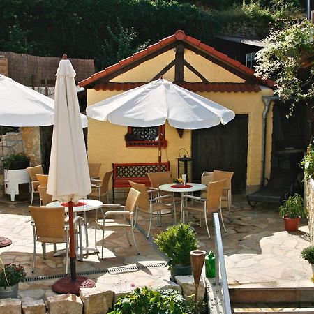 Gasthof Zum Brunnen Mornsheim Exterior photo