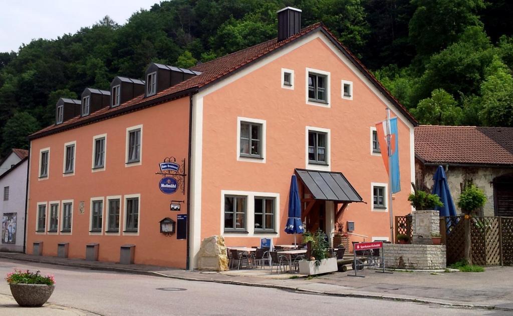 Gasthof Zum Brunnen Mornsheim Exterior photo